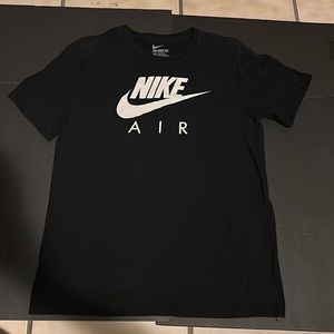 Nike Men’s medium black T-shirt